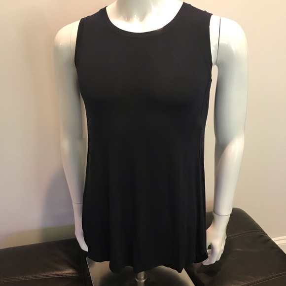 Host Pick🌟Pair of Tank Tops - Picture 5 of 16